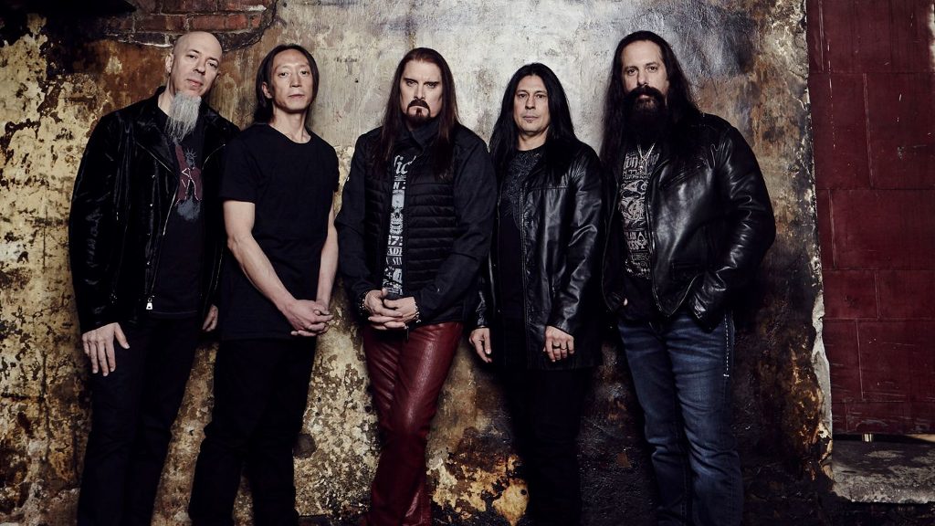 Dream Theater; vlnr Jordan Rudess, John Yung, James LaBrie,  Mike Mangini en John Petrucci