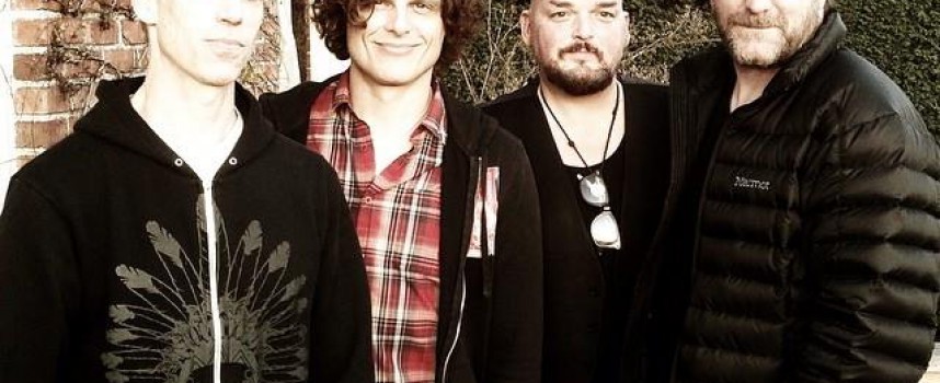 Grunge-supergroep met Mark Lanegan, Alain Johannes (ex-QOTSA) + leden Pearl Jam en Soundgarden