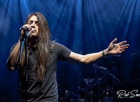 In 1 Beeld: Fates Warning in Patronaat, Haarlem