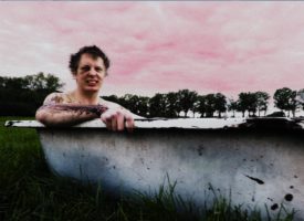 Videoprimeur: Knarsetand haalt hard uit met nieuwe single Fuckup
