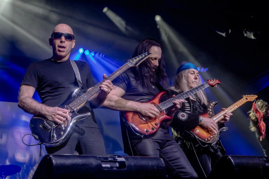 G3 met links Joe Satriani in het Klokgebouw, foto Rob Sneltjes