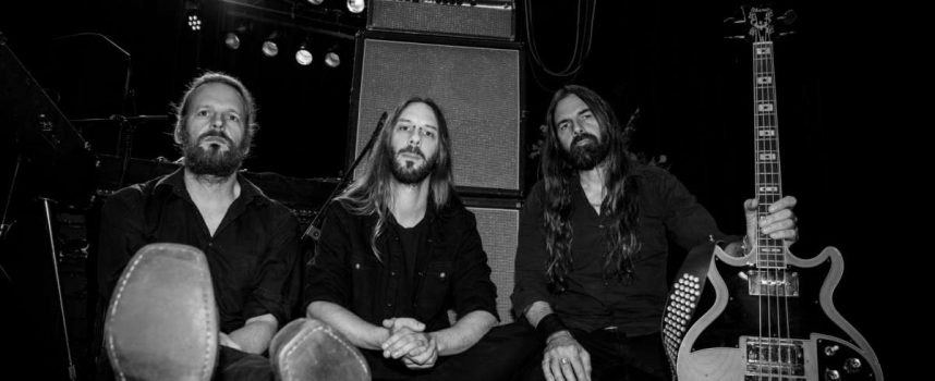 Interview: RRRags over ‘Mundi’, sludgy Celtic Frost en invloeden van black metal tot Sabbath