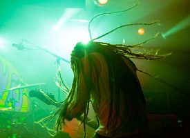 Pazuzu en Psychlona overklassen Desertfest-vrijdag + dikke Mondo Generator-party