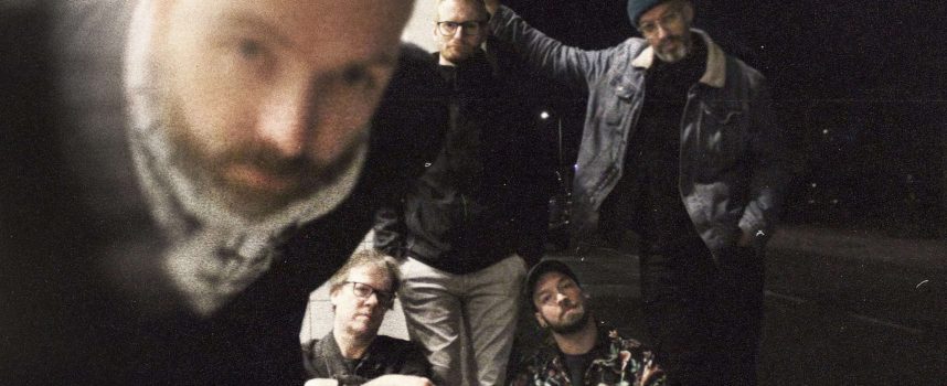 Interview HOOFS: ‘Muziek maken en het leven vieren voelt op momenten als dit belangrijker dan ooit’ Interview HOOFS: ‘Muziek maken en het leven vieren voelt op momenten als dit belangrijker dan ooit’