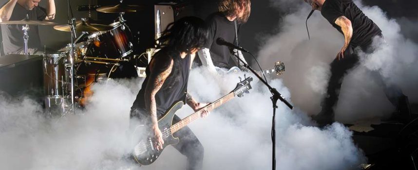 Amenra krijgt TivoliVredenburg in de klauwen met vernietigende post-metal hoogmis