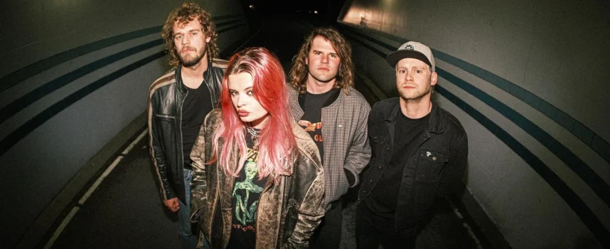 Luistertip: NMTH x Popronde Talent BARBEE viert die tijd van het jaar met nieuwe single!